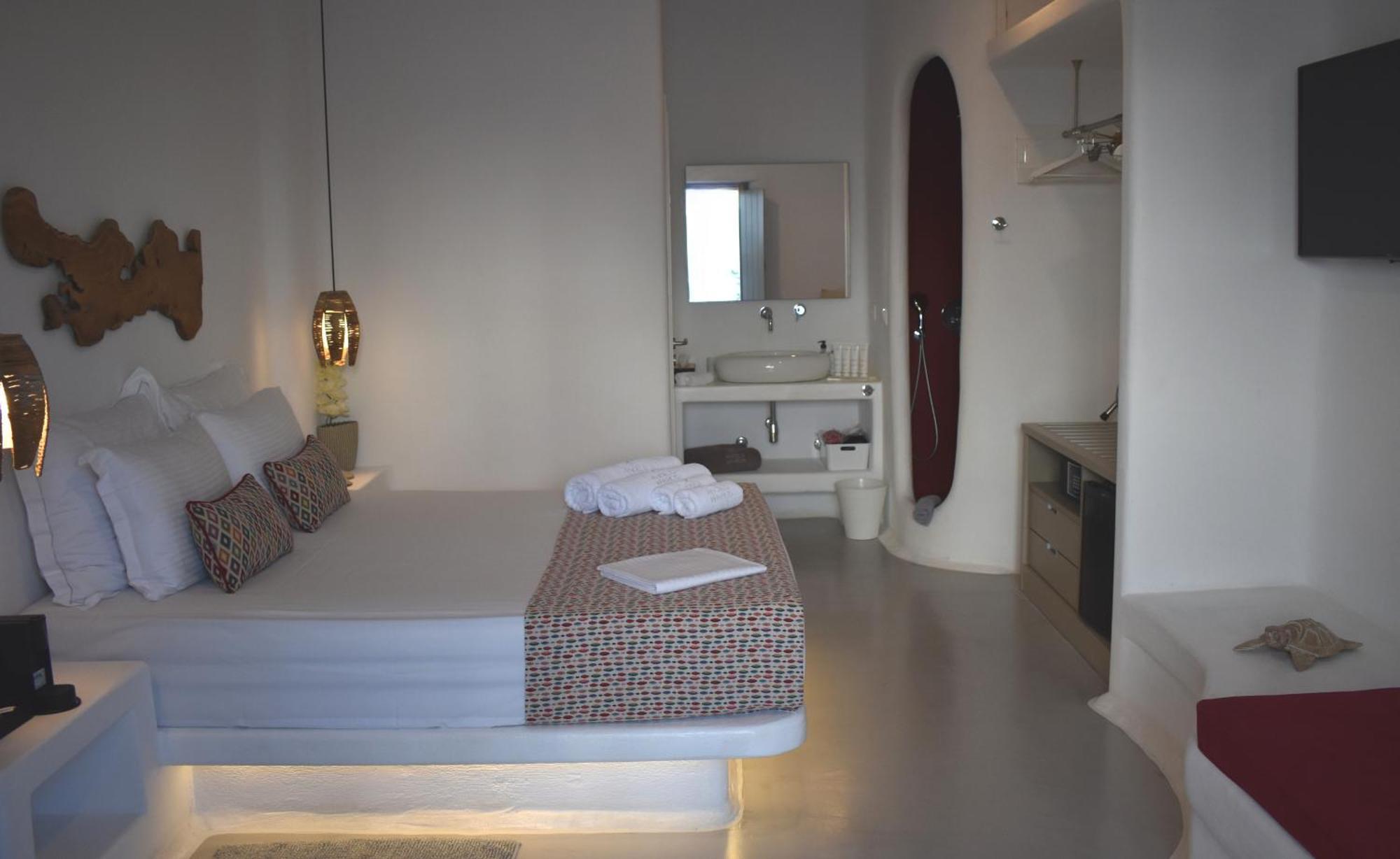 Angels Pillow Luxury Boutique Residence - Adults Only Νάουσα Δωμάτιο φωτογραφία